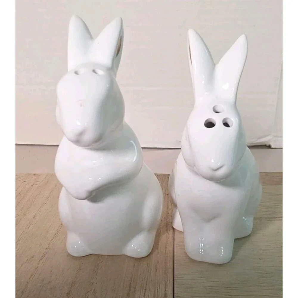 Porcelain White Bunny Rabbit With Gold Ears Salt And Pepper Shakers